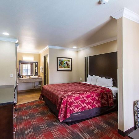 Econo Lodge Inn & Suites Escondido Downtown Exteriér fotografie