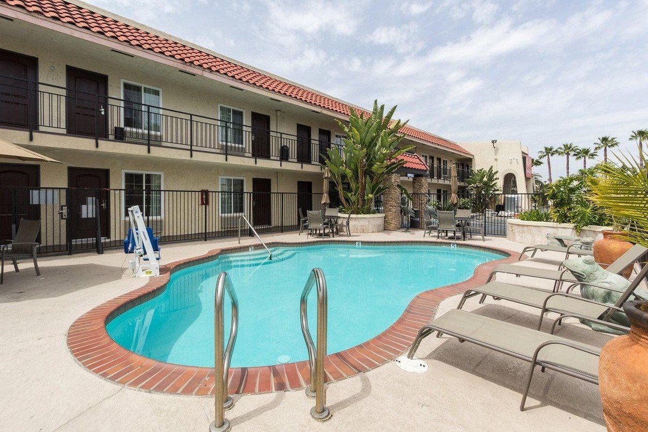 Econo Lodge Inn & Suites Escondido Downtown Exteriér fotografie