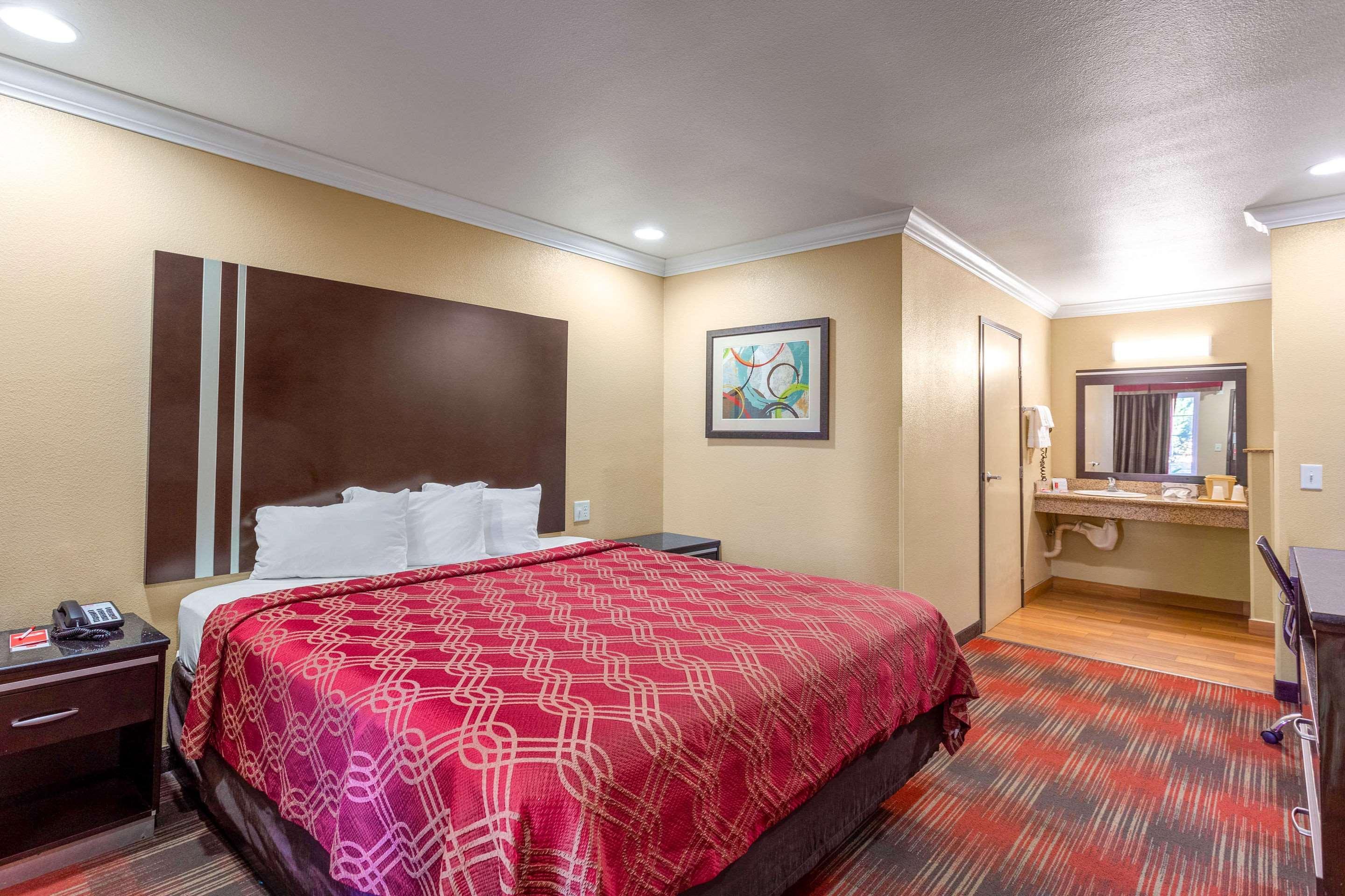Econo Lodge Inn & Suites Escondido Downtown Exteriér fotografie