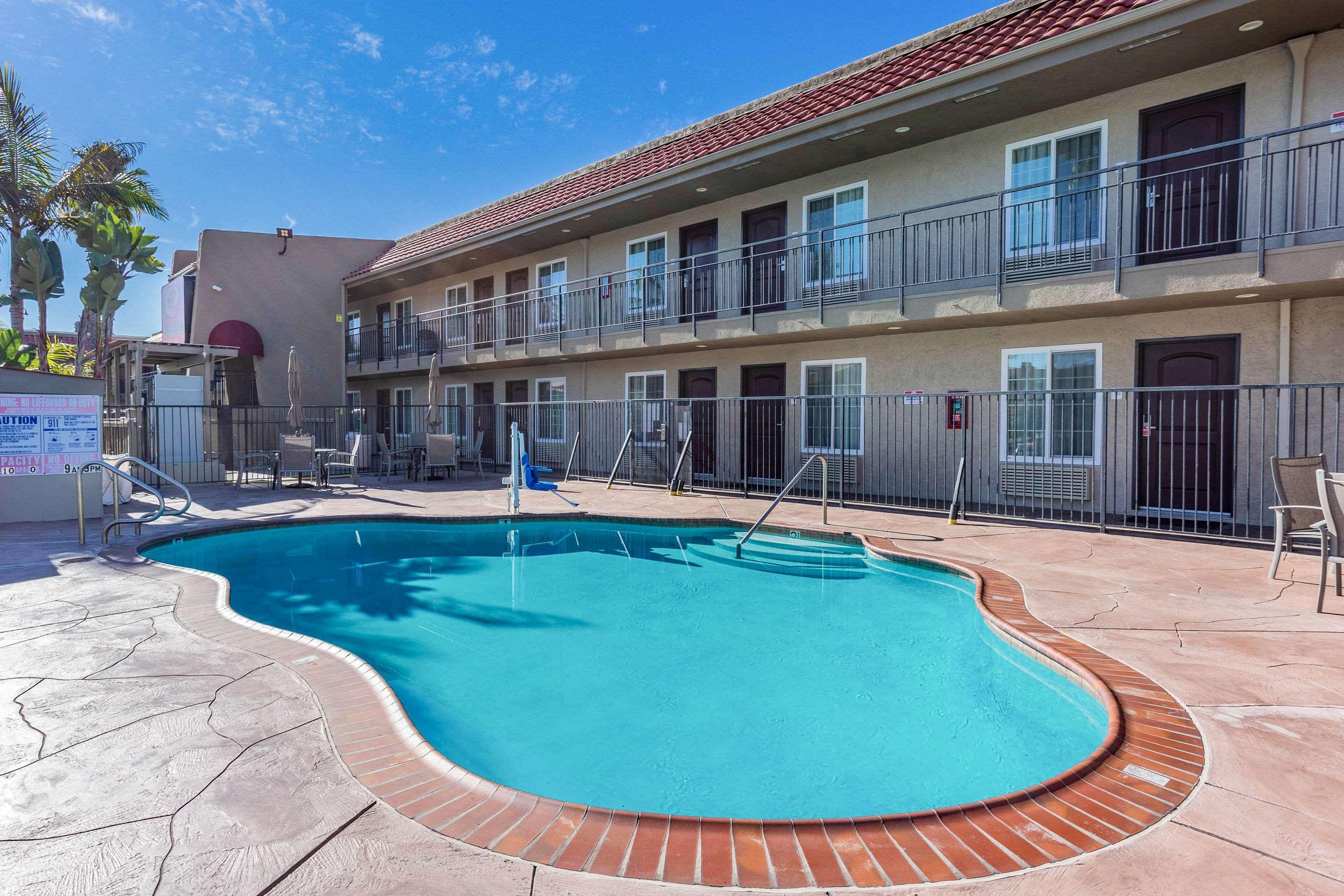 Econo Lodge Inn & Suites Escondido Downtown Exteriér fotografie