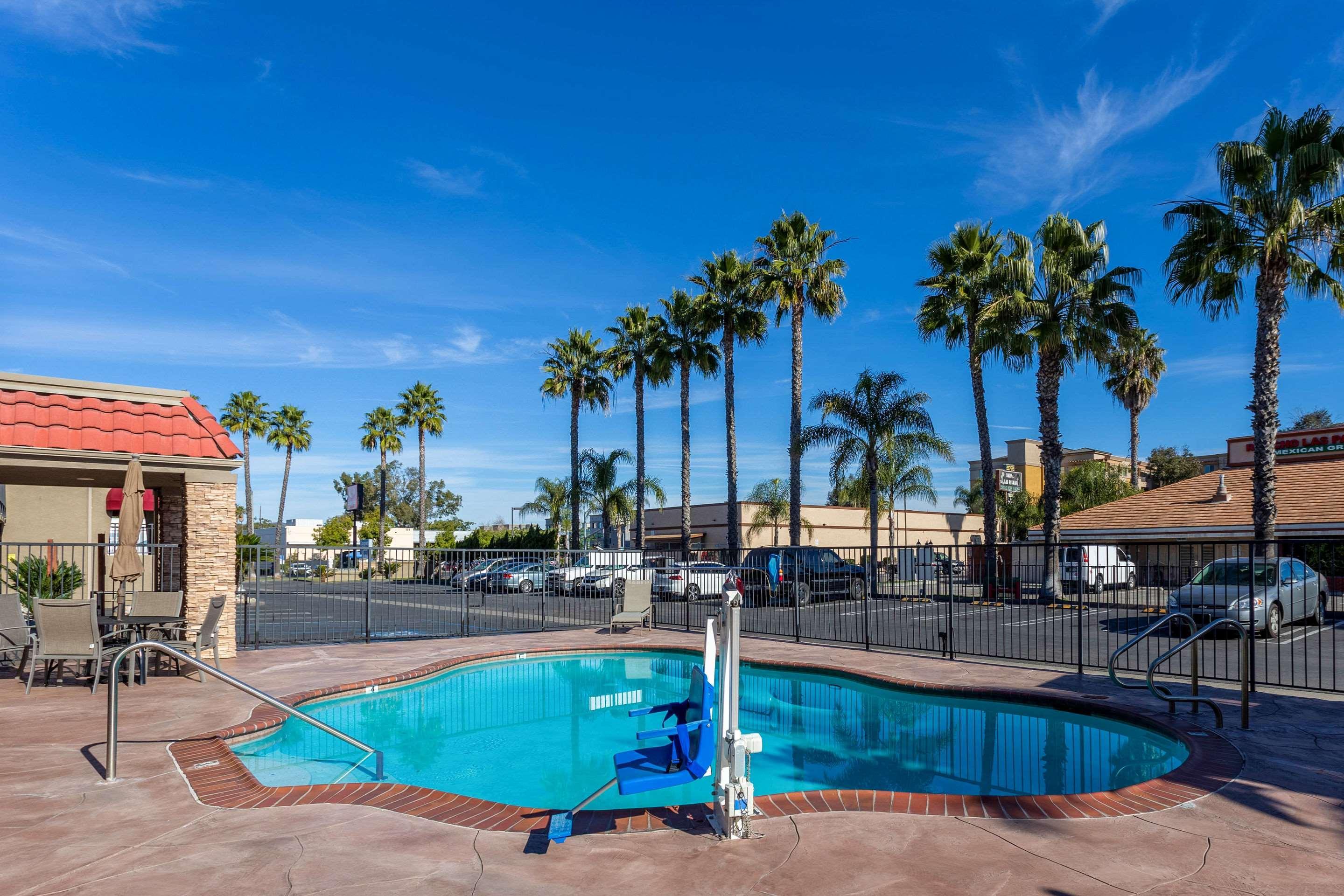 Econo Lodge Inn & Suites Escondido Downtown Exteriér fotografie
