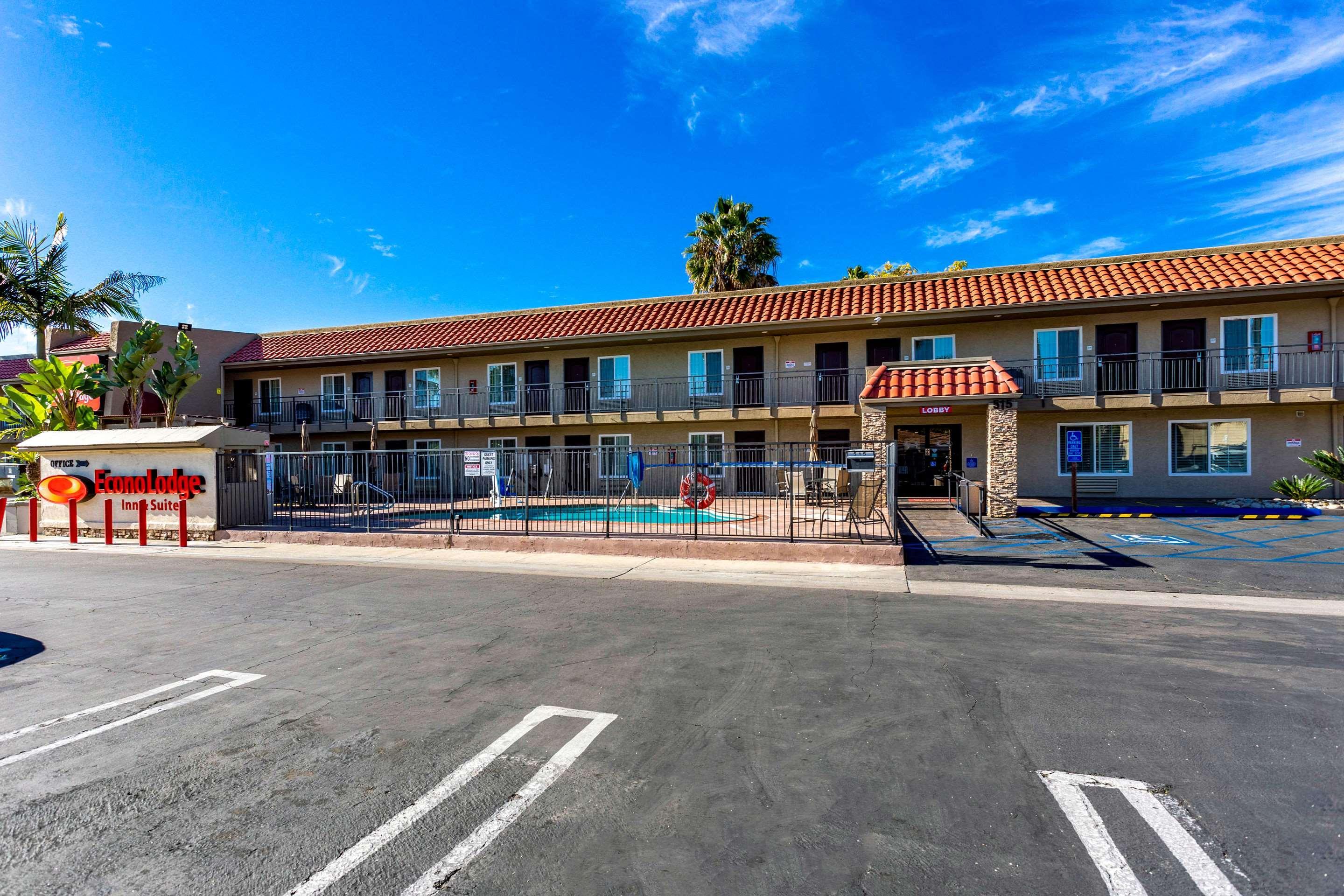 Econo Lodge Inn & Suites Escondido Downtown Exteriér fotografie