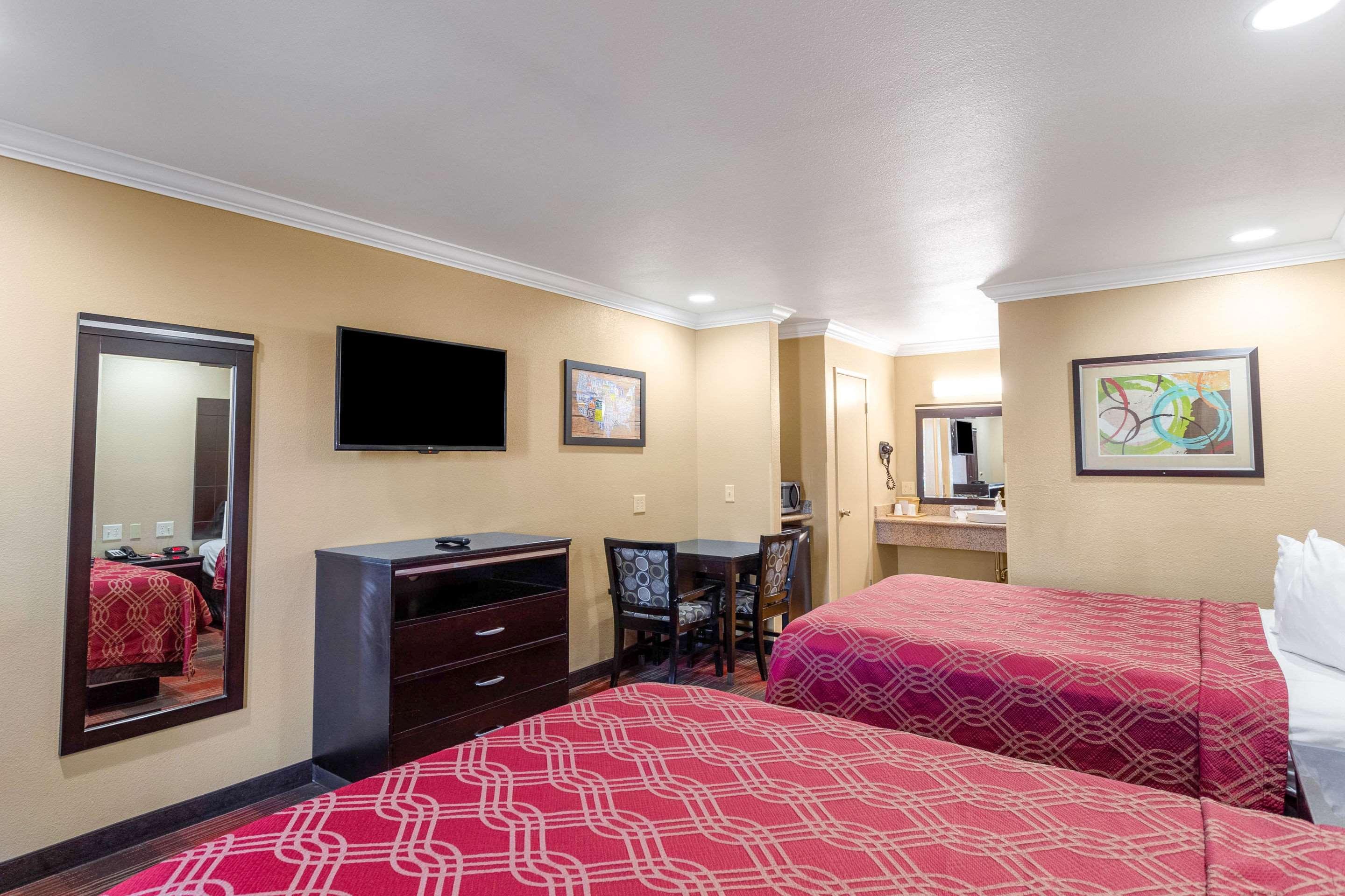 Econo Lodge Inn & Suites Escondido Downtown Exteriér fotografie