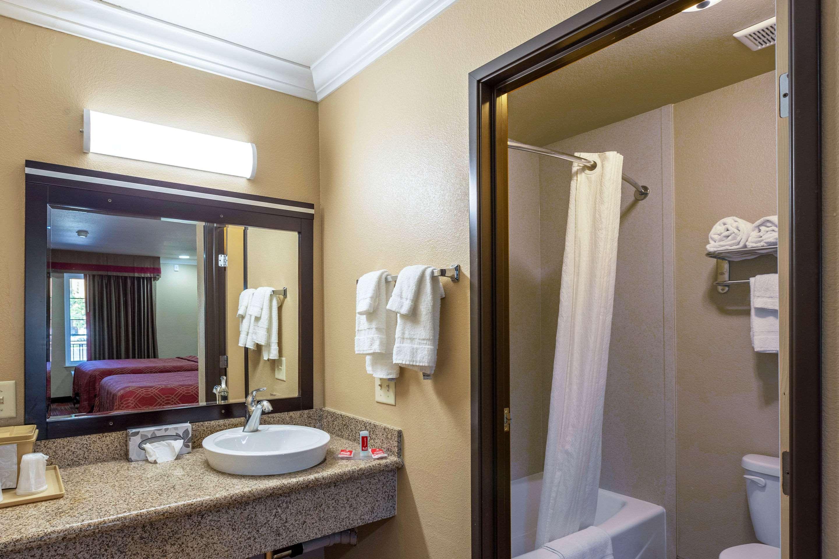 Econo Lodge Inn & Suites Escondido Downtown Exteriér fotografie