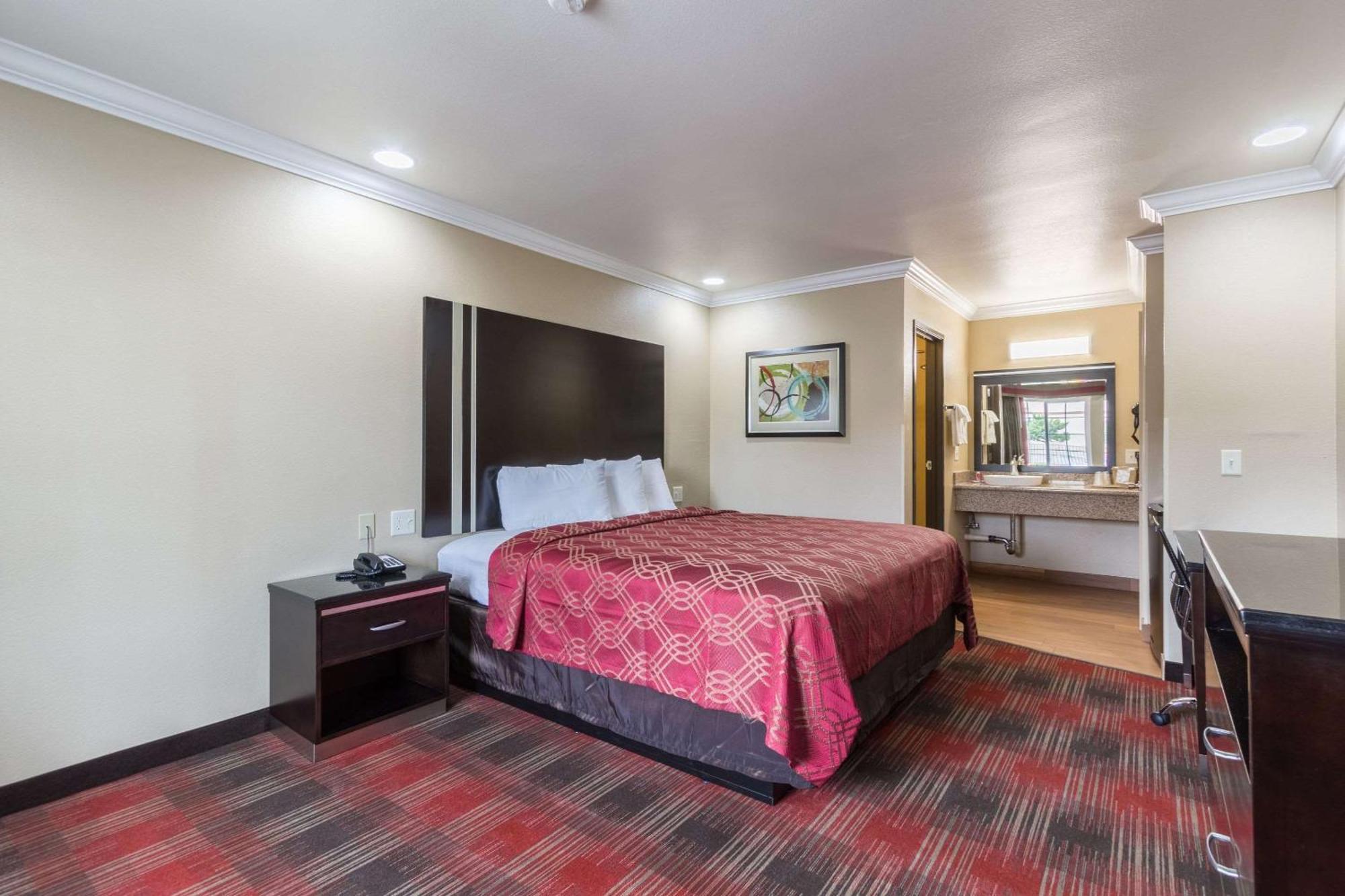Econo Lodge Inn & Suites Escondido Downtown Exteriér fotografie